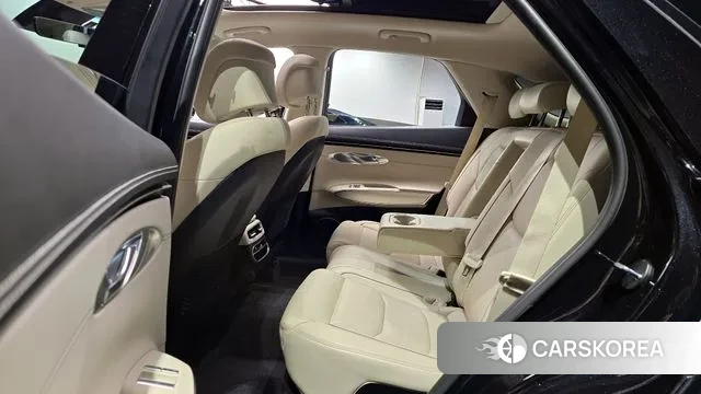 Genesis GV70 2023 Черный из Кореи, фото 3