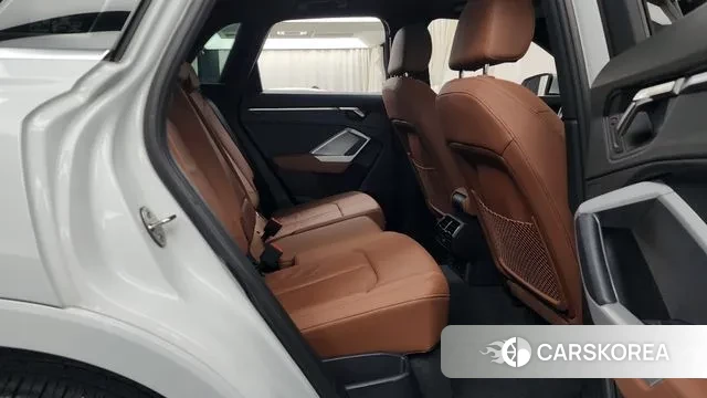 Audi Q3 (F3) 2022 Белый из Кореи, фото 3