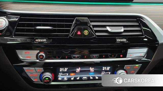 BMW 5 Series (G30) 2020 Белый из Кореи, фото 3