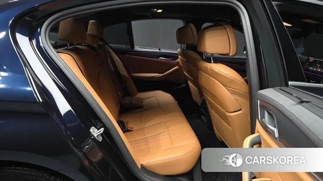 BMW 5 Series (G30) 2023 Черный из Кореи, фото 3