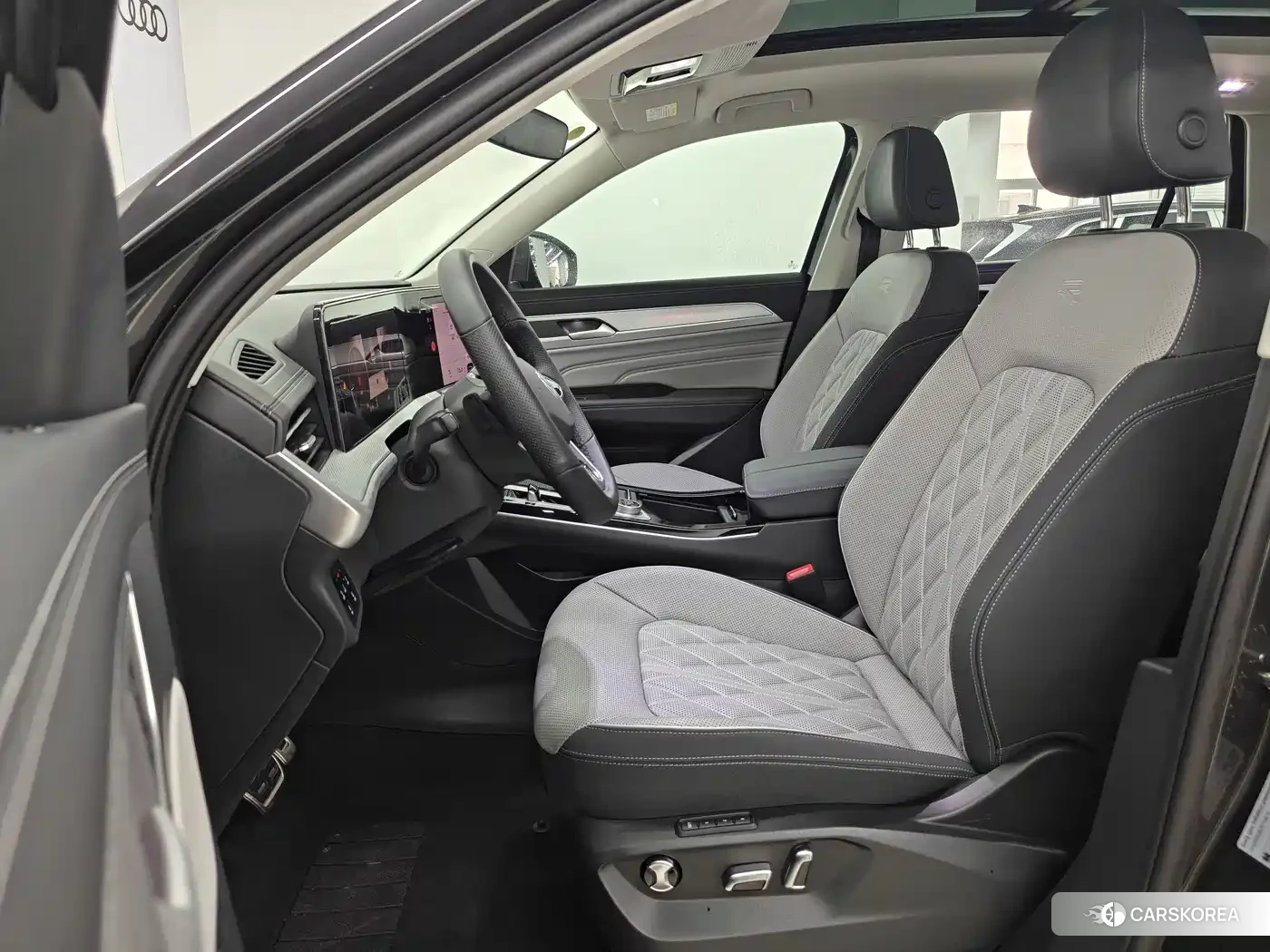 Volkswagen Tavendor 2024 Черный из Китая, фото 3