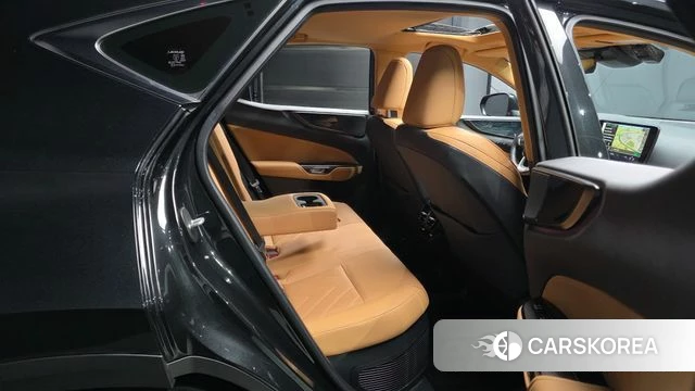 Lexus NX350h Second generation 2023 Черный из Кореи, фото 3