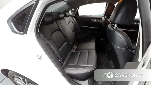 Kia The New K3 2nd generation 2022 Белый из Кореи, фото 3