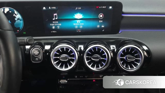 Mercedes-Benz A-Class W177 2021 Белый из Кореи, фото 3