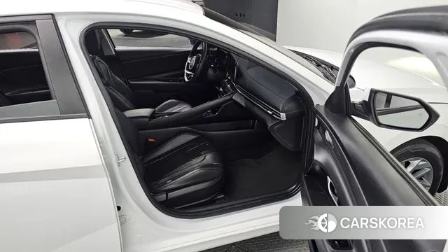 Hyundai The New Avante (CN7) 2023 Белый из Кореи, фото 3