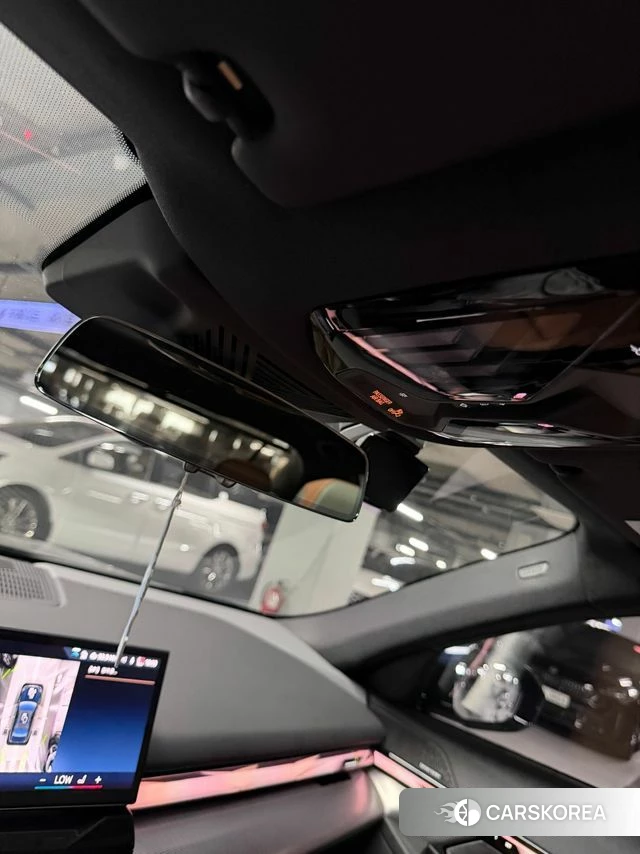 BMW 5 Series (G60) 2025 Черный из Кореи, фото 3