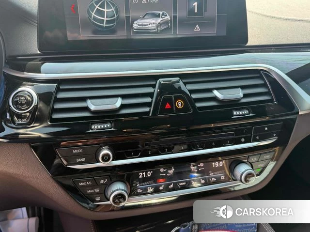 BMW 5 Series (G30) 2019 Серый из Кореи, фото 3