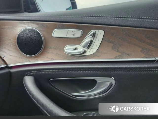 Mercedes-Benz E-Class W213 2018 Черный из Кореи, фото 3