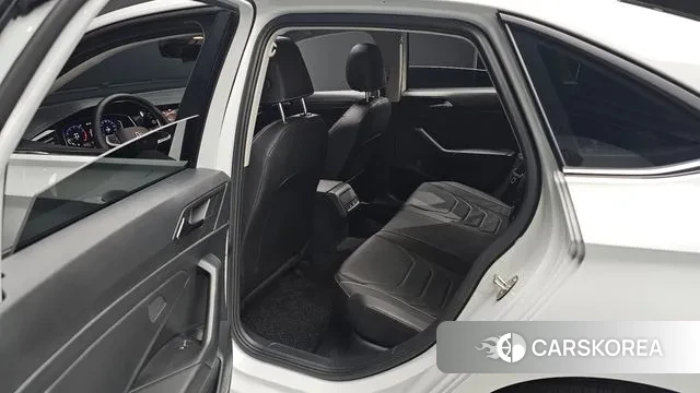 Volkswagen 7th Generation of Jetta 2024 Белый из Кореи, фото 3