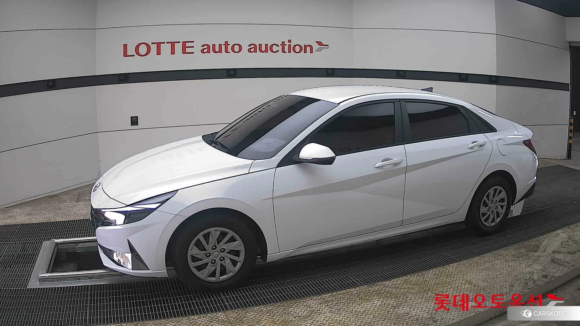 Hyundai Avante 2021 Polar White из Кореи, фото 3