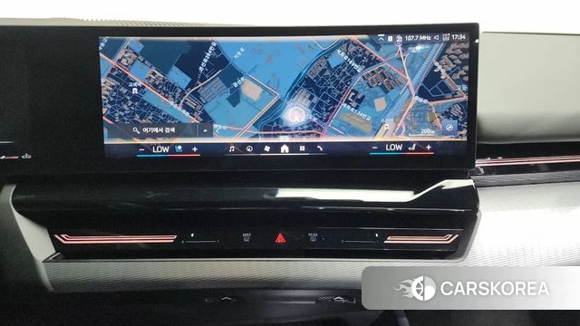BMW 5 Series (G60) 2024 Белый из Кореи, фото 3