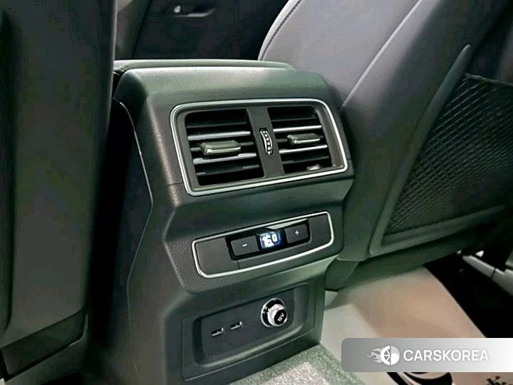 Audi Q5L 2021 Черный из Китая, фото 3