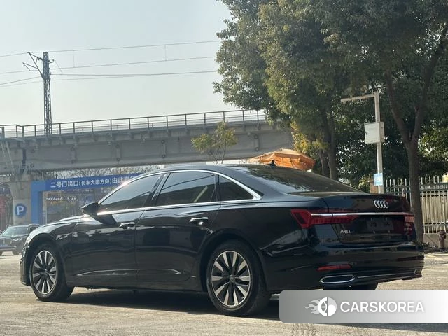 Audi A6L 2022 Черный из Китая, фото 3