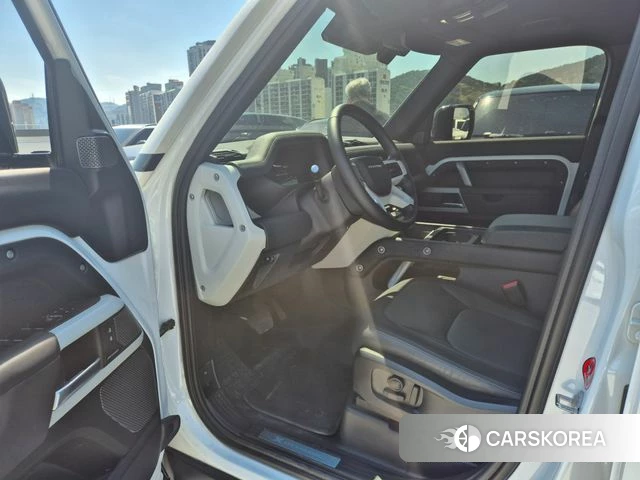 Land Rover Defender (L663) 2024 Белый из Кореи, фото 3