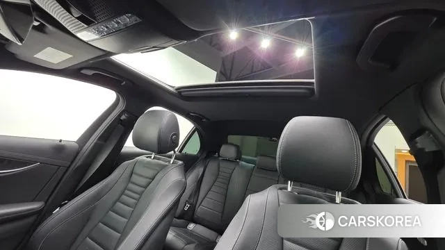 Mercedes-Benz E-Class W213 2023 Белый из Кореи, фото 3