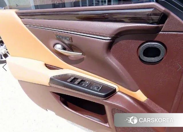 Lexus ES300h 7th generation 2020 Белый из Кореи, фото 3