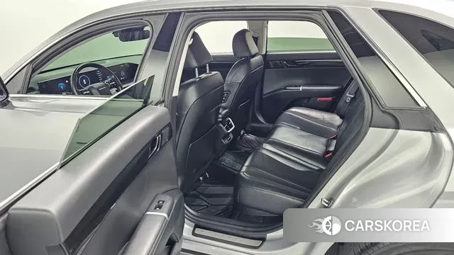 Hyundai Grandeur (GN7) 2023 Серебристо-серый из Кореи, фото 3