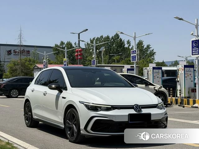 Volkswagen Golf 2022 Белый из Китая, фото 3