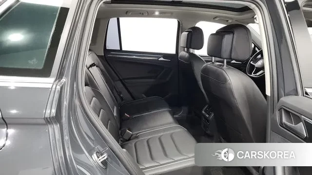 Volkswagen Tiguan second Generation 2021 Серый из Кореи, фото 3