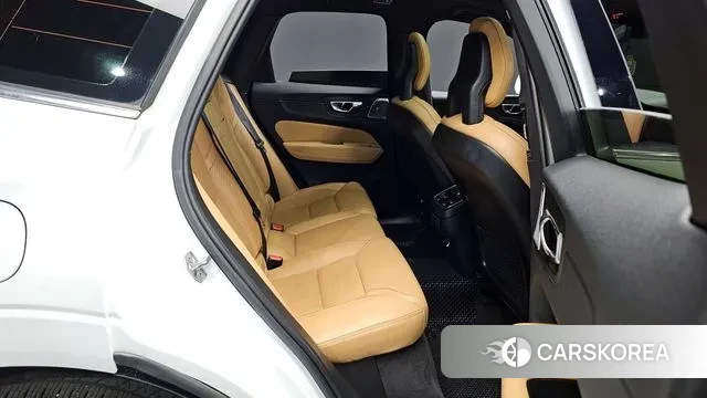 Volvo XC60 second Generation 2018 Белый из Кореи, фото 3