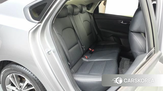 Kia The New K3 2nd generation 2023 Серый из Кореи, фото 3