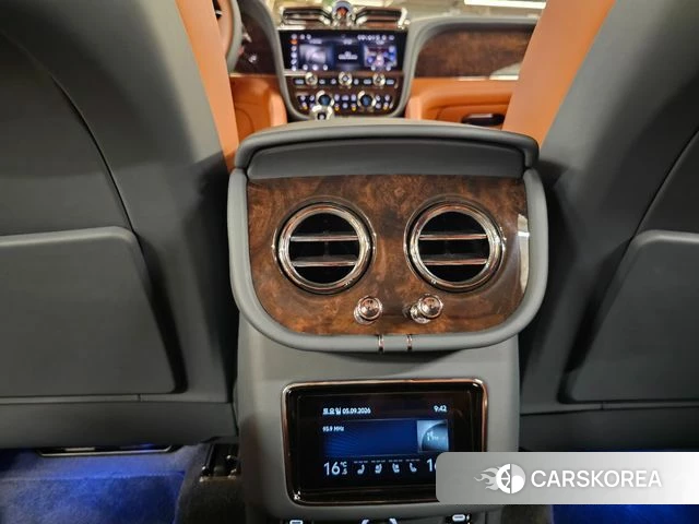 Bentley Bentayga 2022 Серый из Кореи, фото 3