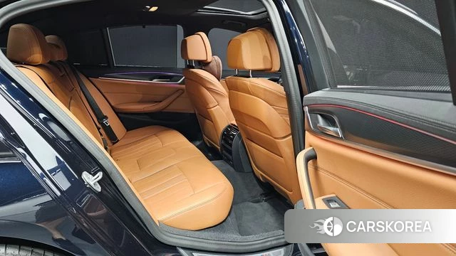 BMW 5 Series (G30) 2023 Черный из Кореи, фото 3