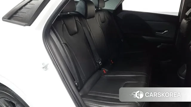 Hyundai Avante Hybrid (CN7) 2022 Белый из Кореи, фото 3