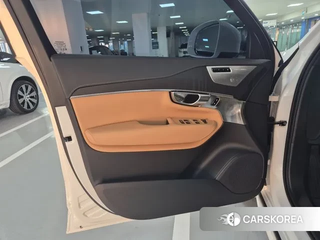 Volvo XC90 second Generation 2025 Белый из Кореи, фото 3