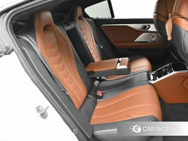 BMW 8 Series (G15) 2022 Белый из Кореи, фото 3