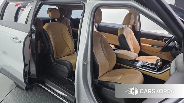 Kia Carnival 4th generation 2022 Серебряный из Кореи, фото 3