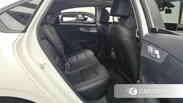 Kia The New K3 2nd generation 2021 Белый из Кореи, фото 3