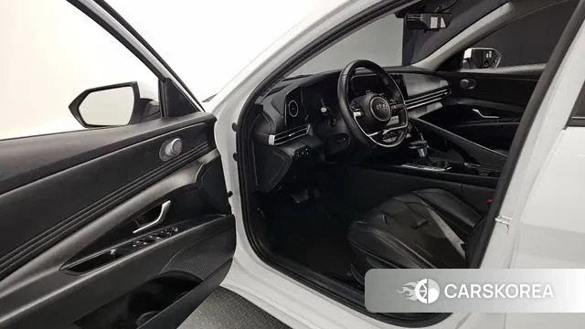 Hyundai Avante Hybrid (CN7) 2022 Белый из Кореи, фото 3