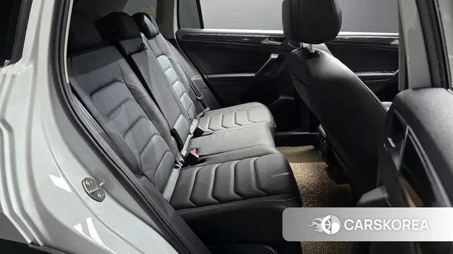 Volkswagen Tiguan second Generation 2021 Белый из Кореи, фото 3