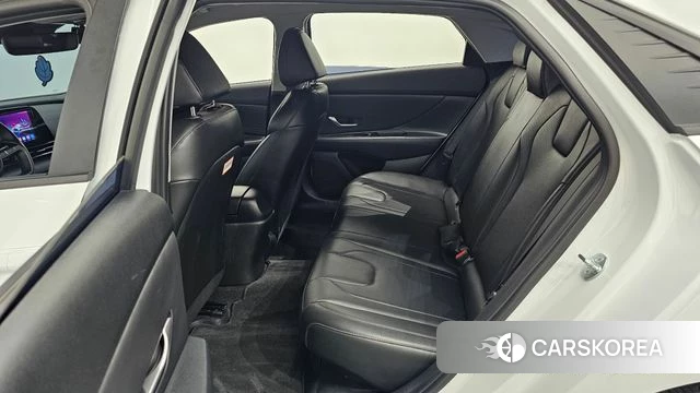 Hyundai Avante Hybrid (CN7) 2023 Белый из Кореи, фото 3