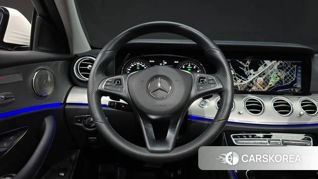 Mercedes-Benz E-Class W213 2018 Белый из Кореи, фото 3