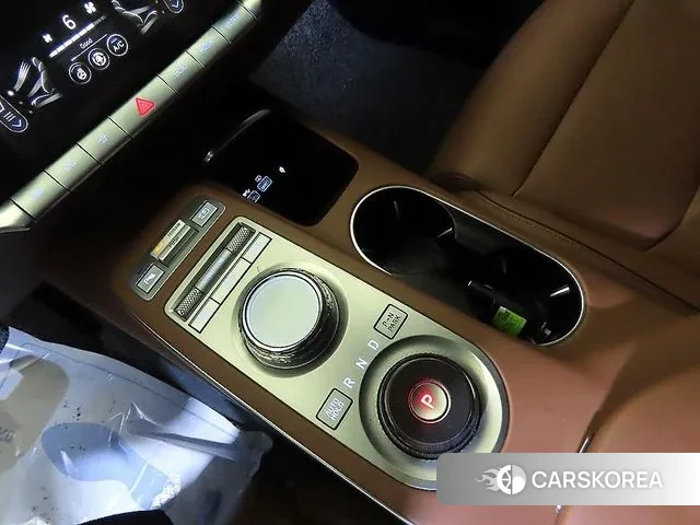 Genesis GV70 2023 Белый из Кореи, фото 3