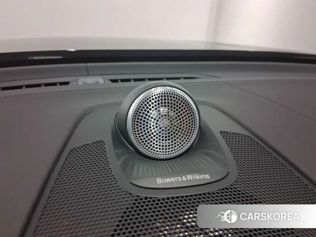 Volvo XC60 second Generation 2023 Черный из Кореи, фото 3