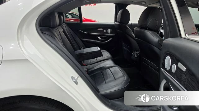 Mercedes-Benz E-Class W213 2018 Белый из Кореи, фото 3