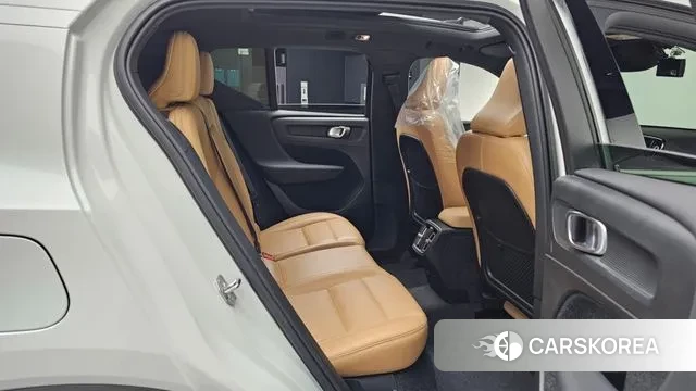 Volvo XC40 2021 Белый из Кореи, фото 3