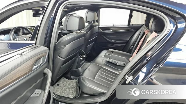 BMW 5 Series (G30) 2018 Черный из Кореи, фото 3