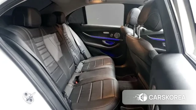 Mercedes-Benz E-Class W213 2018 Белый из Кореи, фото 3