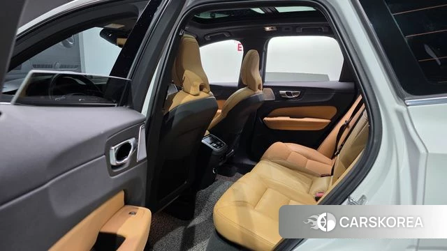 Volvo XC60 second Generation 2018 Белый из Кореи, фото 3