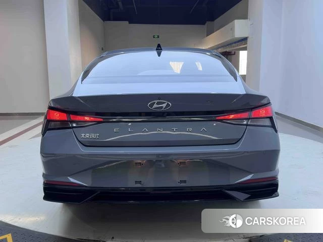 Hyundai Elantra 2022 Темно-серый из Китая, фото 3