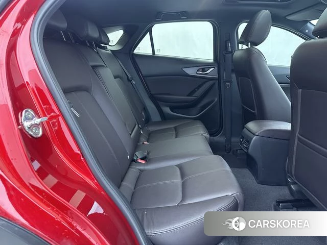 Mazda CX-4 2023 Красный из Китая, фото 3