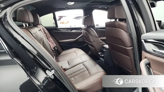 BMW 5 Series (G30) 2023 Черный из Кореи, фото 3