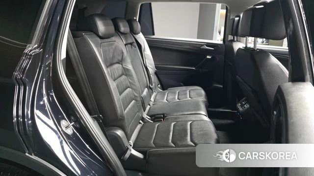 Volkswagen Tiguan Allspace 2020 Черный из Кореи, фото 3