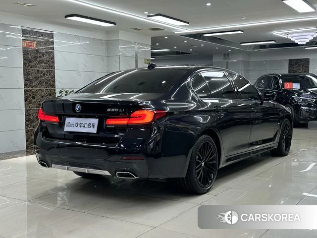 BMW 5 series 2023 Черный из Китая, фото 3