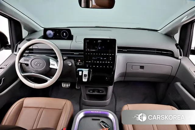 Hyundai Staria 2023 Белый из Кореи, фото 3