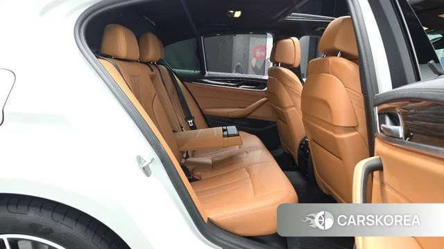 BMW 5 Series (G30) 2022 Белый из Кореи, фото 3